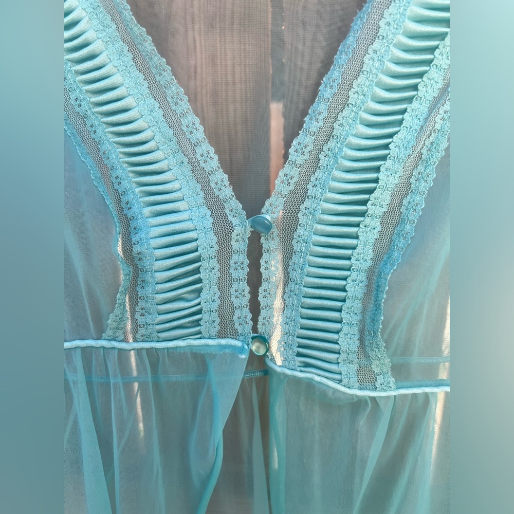 Sweet vintage Peignoir nightgown & robe set - Picture 10 of 12